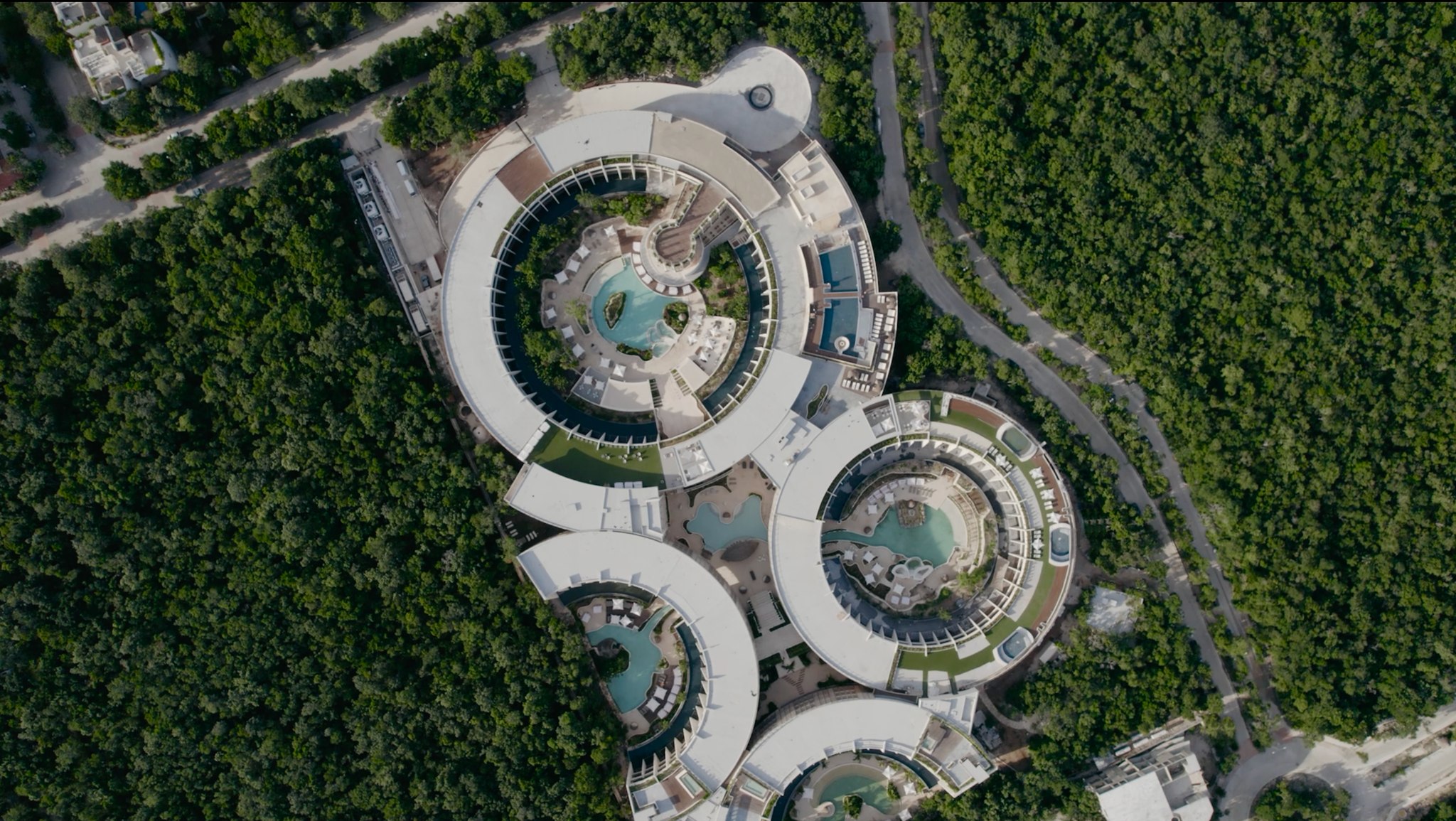 How to get from secrets Tulum from Cancun airport