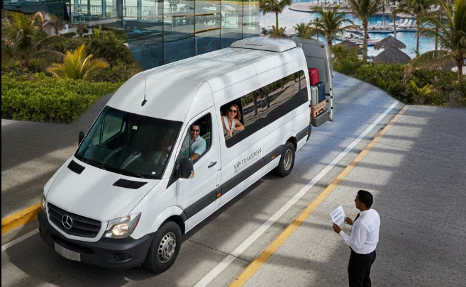 Camioneta negra de traslados exclusivos.